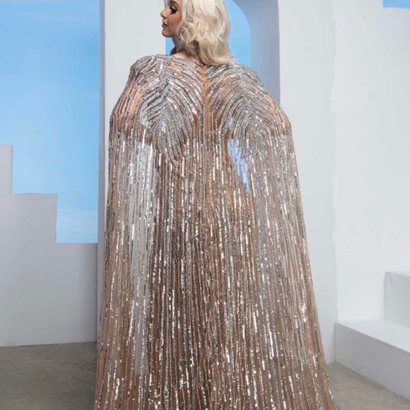 MNM Couture Dress with removable cape - Picture 3 of 8